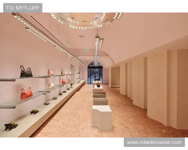 米兰官方旗舰店多渠道购物体验，线上线下同步享受奢华品质